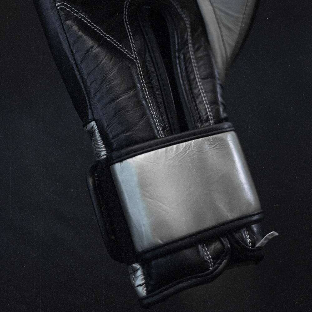 Cleto Reyes Tuxedo Boxing Gloves Black/Silver - Image 4